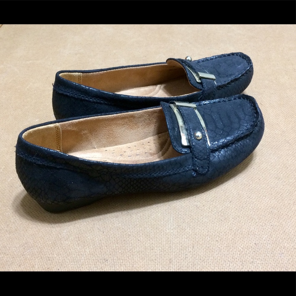 Women’s Naturalizer black python flats size 45